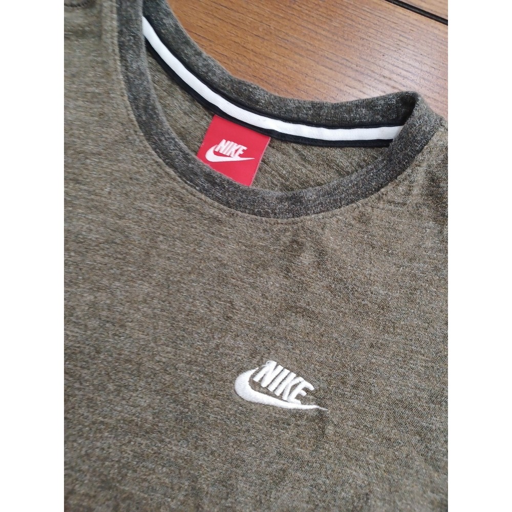Nike Green Medium Women's Tee